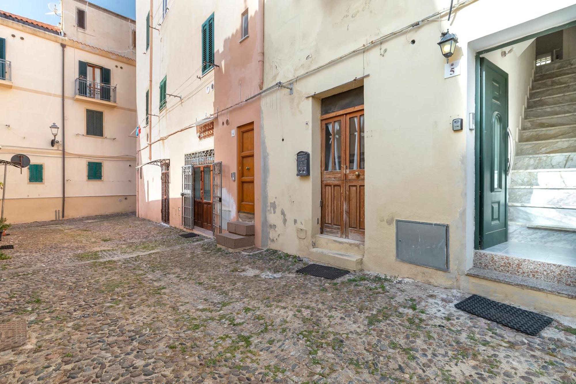 Sardinia Re - Casa Pinuccia Apartment Alghero Bagian luar foto